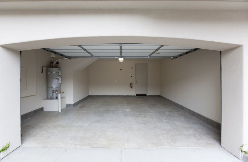 Coastal-rated garage door service in Los Fresnos TX